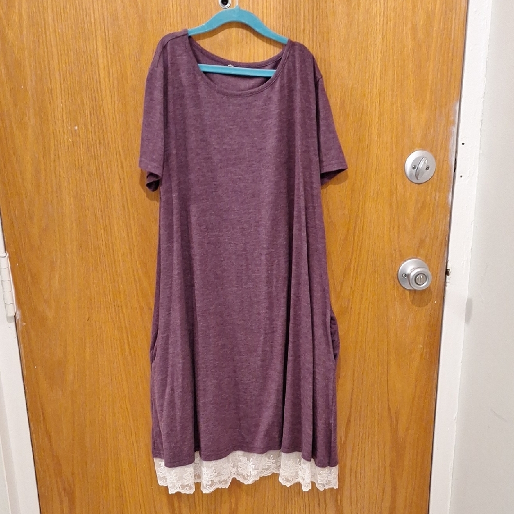 Soft purple lacy dress with pockets